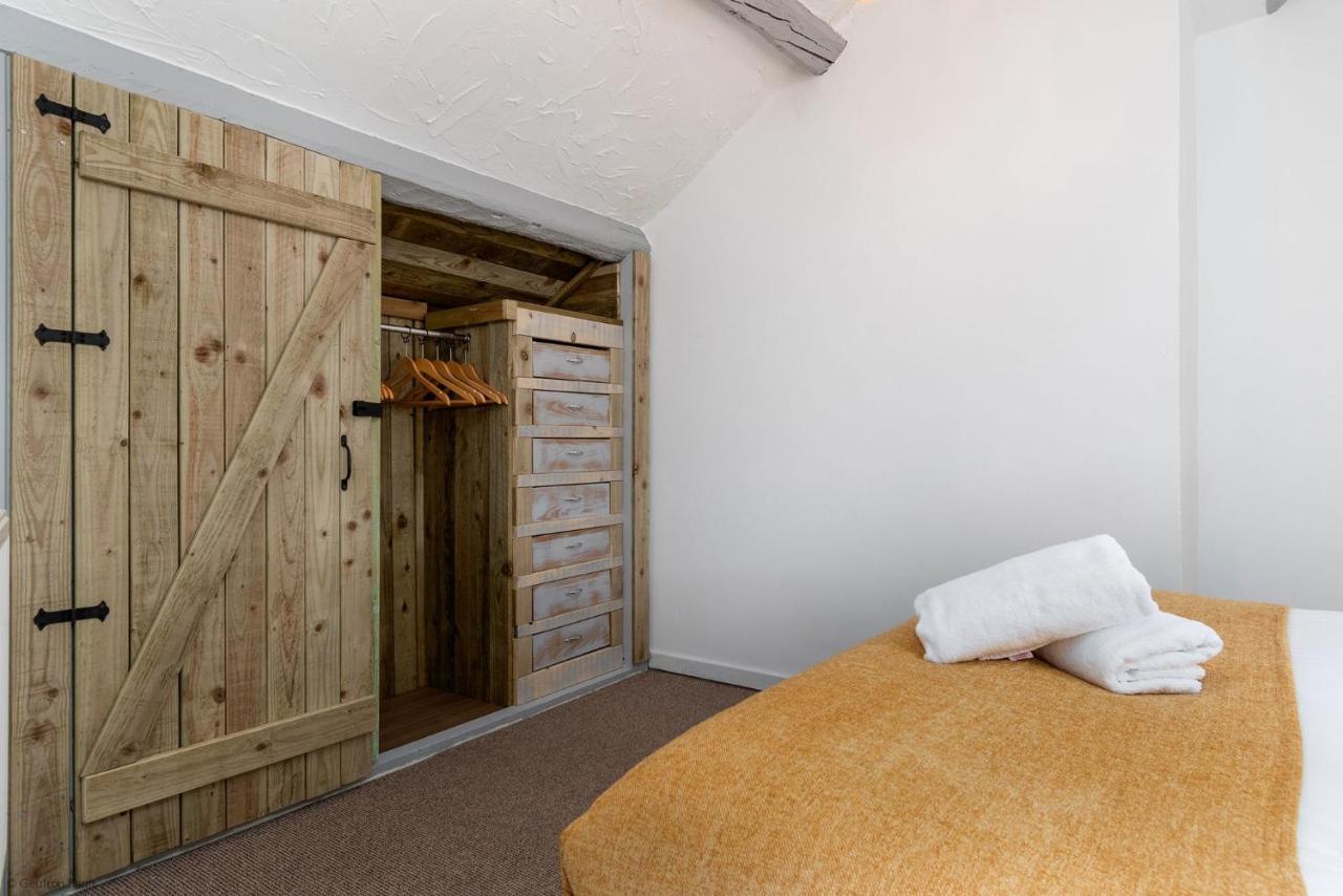 Farmhouse & Cottage At Geufron Farm - Dog Friendly Bryn-crug Extérieur photo